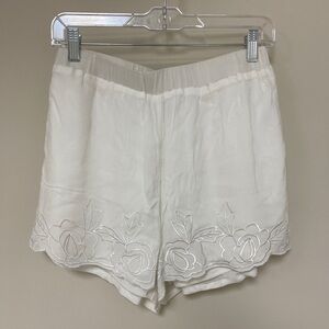 Glamorous: White Embroidered Floral Dress Shorts, Size M